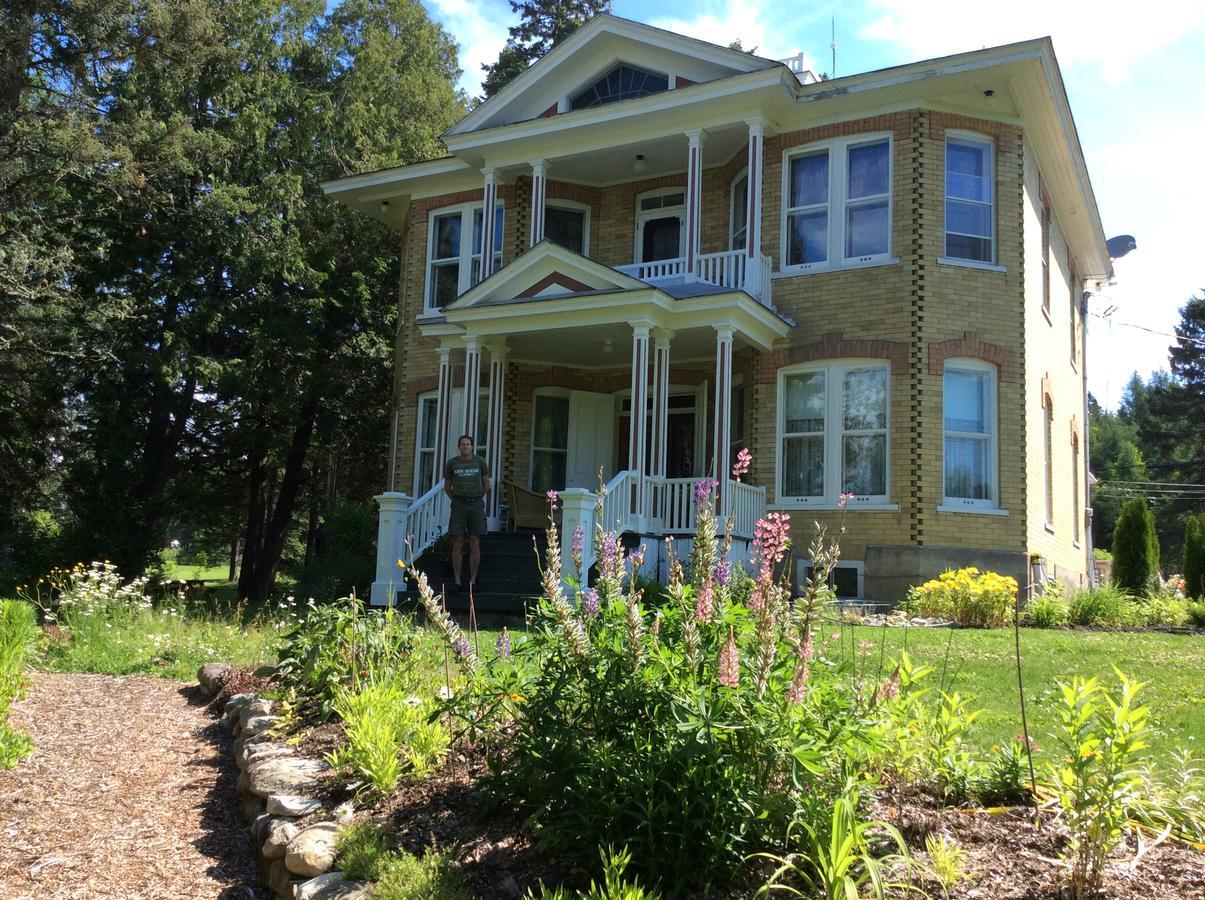 Auberge Taylor Manor Saint-Georges Exterior photo