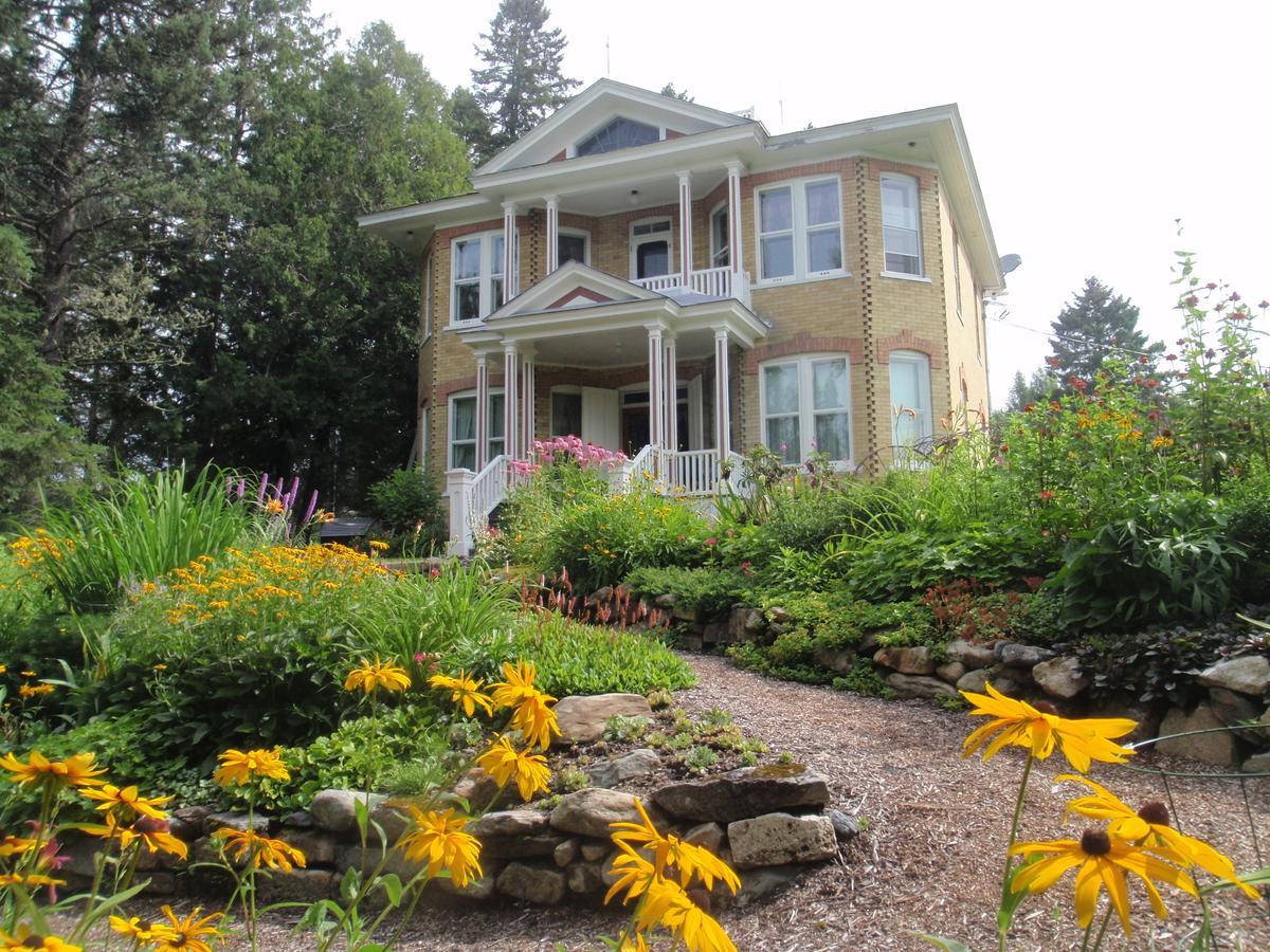 Auberge Taylor Manor Saint-Georges Exterior photo