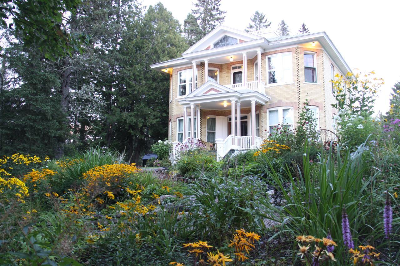 Auberge Taylor Manor Saint-Georges Exterior photo