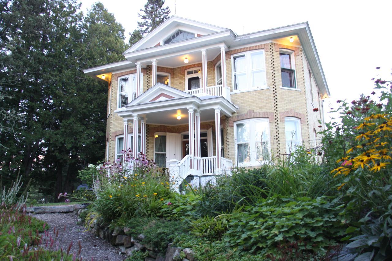 Auberge Taylor Manor Saint-Georges Exterior photo